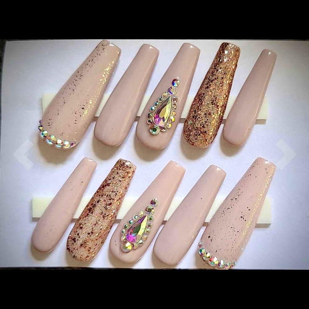 Press on nails